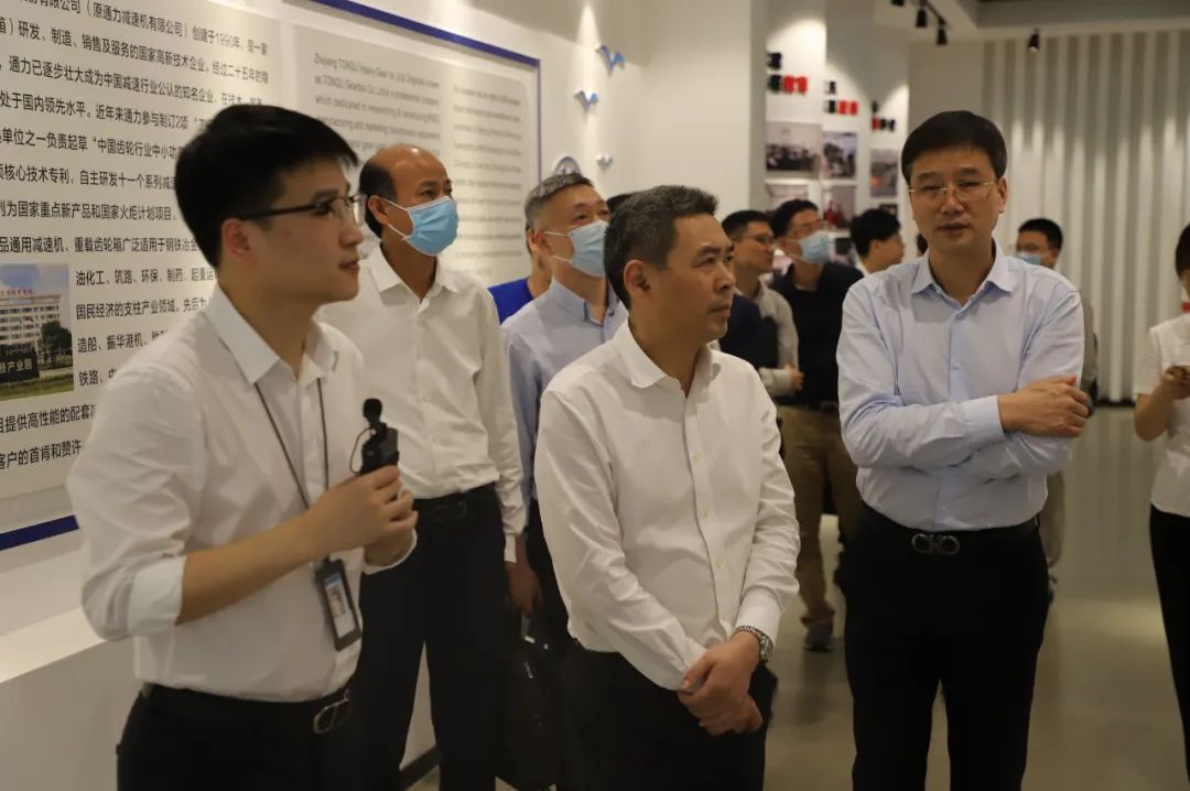 瑞安市人大常委會(huì)主任應(yīng)?？艘恍猩W臨通力科技調(diào)研