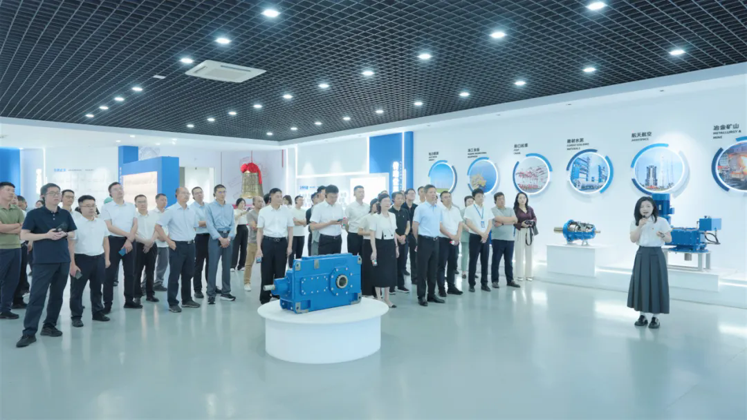 全省深化定向招工式“共富工坊”推進(jìn)會(huì)代表赴通力科技開展觀摩活動(dòng)